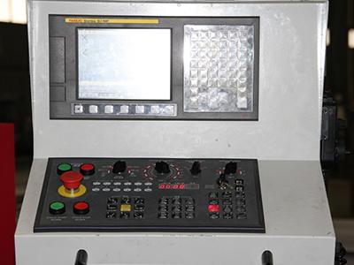 مركز تصنيع سي أن سي 5 محاور، سلسلة SF-2040T-5S