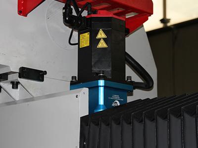 مركز تصنيع سي أن سي 5 محاور، سلسلة SF-2040T-5S